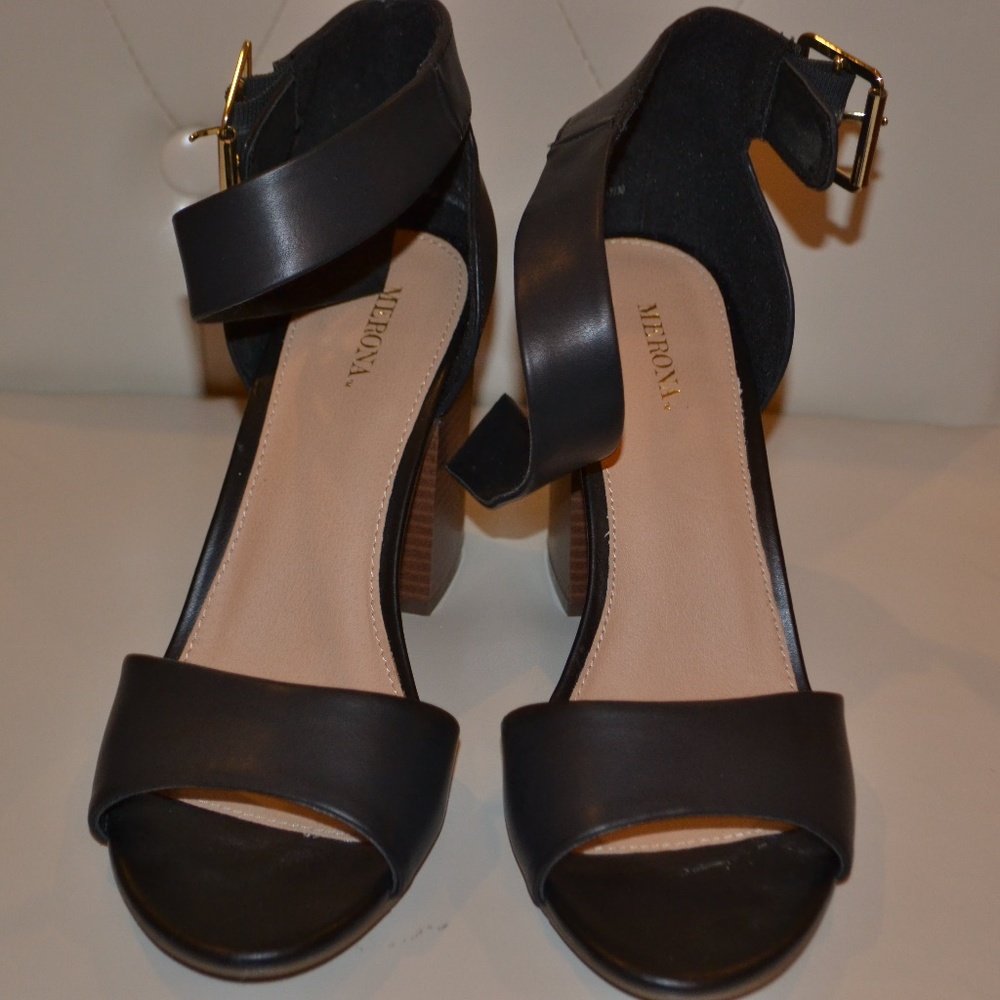 Merona Black Sandals